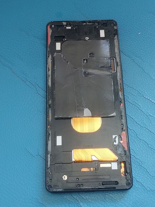 Под восстановление или запчасти sony xperia 1 mark 4