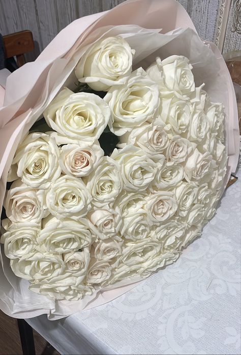 Белые розы 51 штука