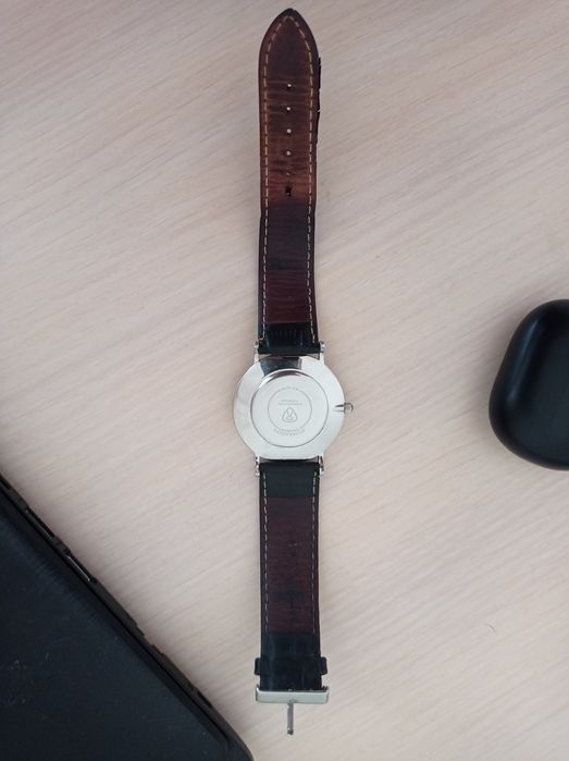 Продаю часы Romanson