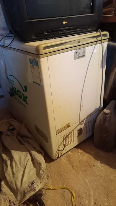 Продам морозильник