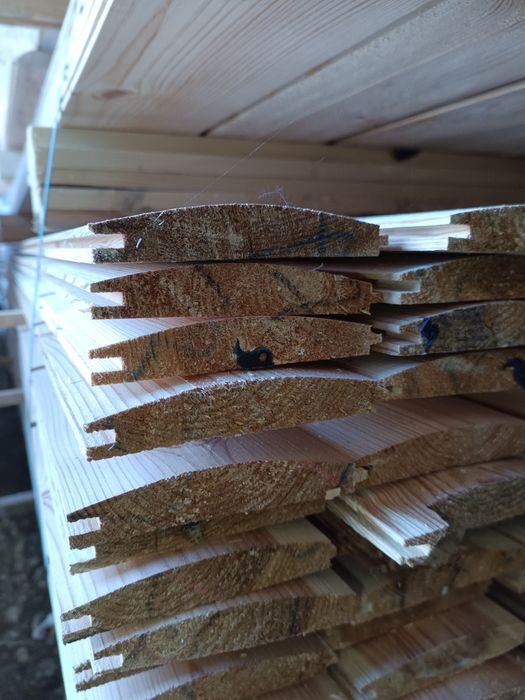 Lambriu lemn pin nordic.