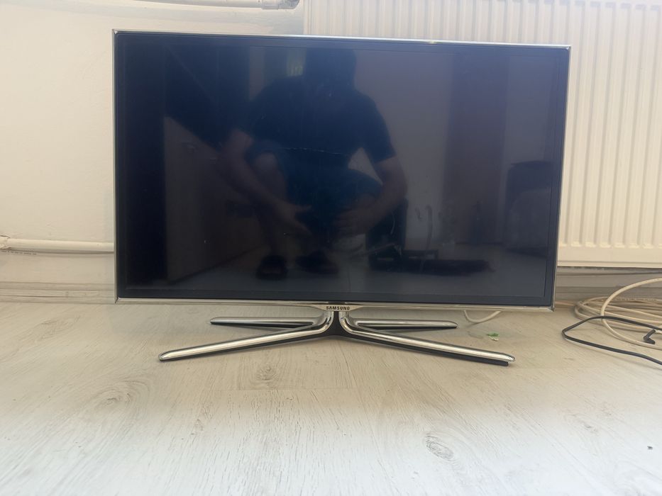 Vand televizoar samsung,de (80) pentru mai multe  detali astept mesaj