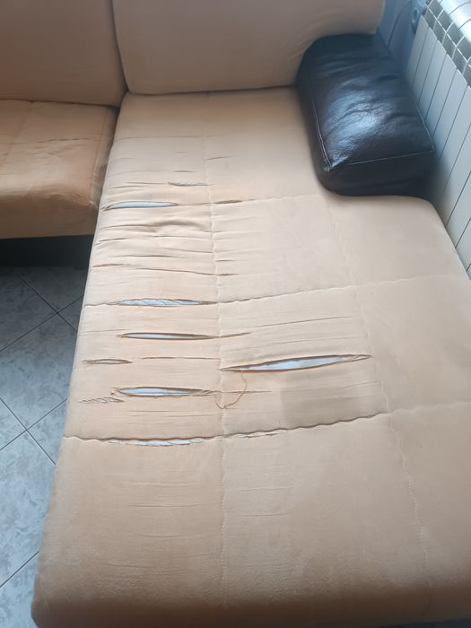 Голям диван с лежанка