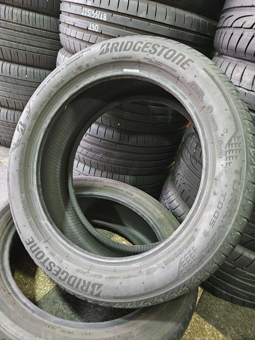 2бр 225/50/18 BRIDGESTONE 6,5мм грайфер дот:21г Предлагаме монтаж--
