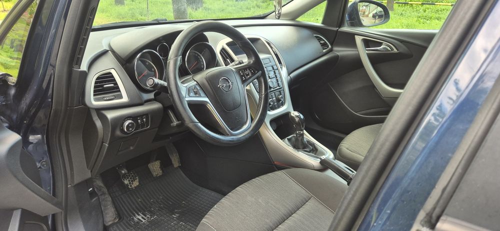 Opel Astra J 1.7 CDTI – 125 CP | 2012 | 270.000 km