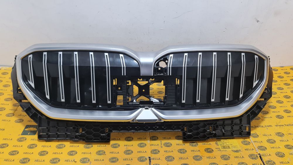 Grila masca radiator bara fata trager BMW 5 G60 G61 i5 G9x 5A1D079