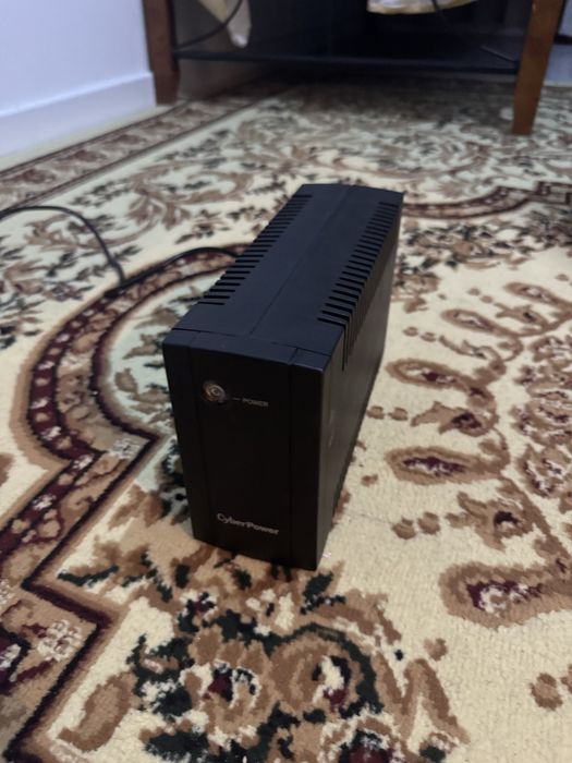 Продам упс UPS CyberPower UTC650Е