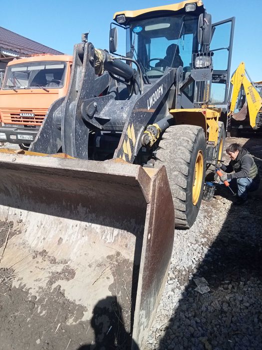 Продам погрузчик LW300FN