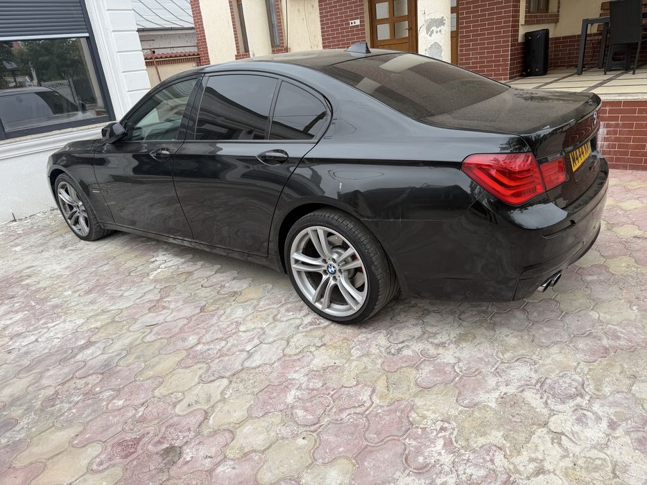 BMW 7 Series 2011 — imagine 5