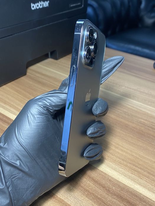 iPhone 13 Pro• 256 GB •Graphite