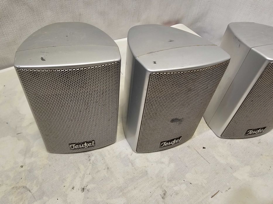 Sateliti Teufel 4 + centru pe 2 cai