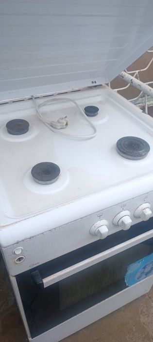 Продам б.у. холодильники и газовые плиты