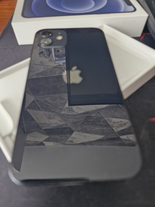 Айфон 12. 128 гб.