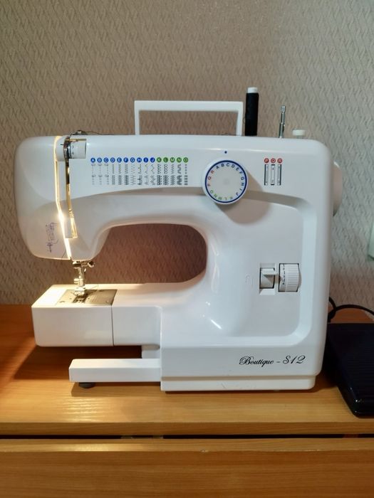 Швейная машинуа Boutique S12