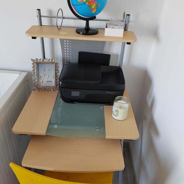 Vind birou rezistent