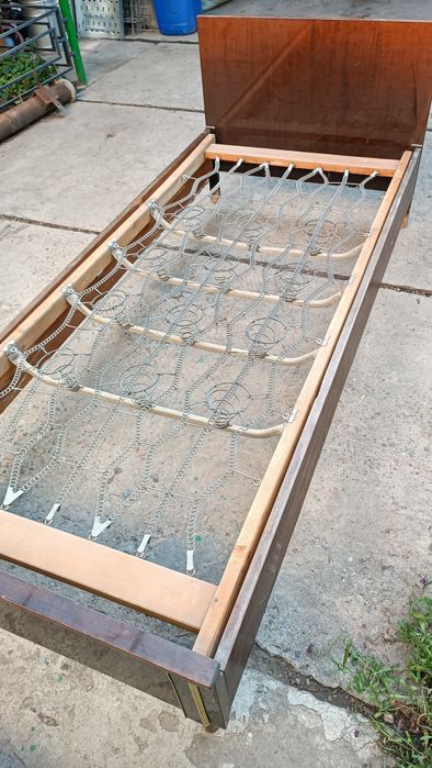 Кровать односпальная