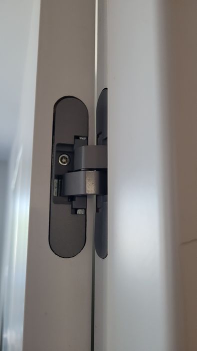 Montaj profesional uși interior și termopane