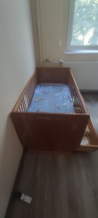 Детска люлееща кошара с матрак