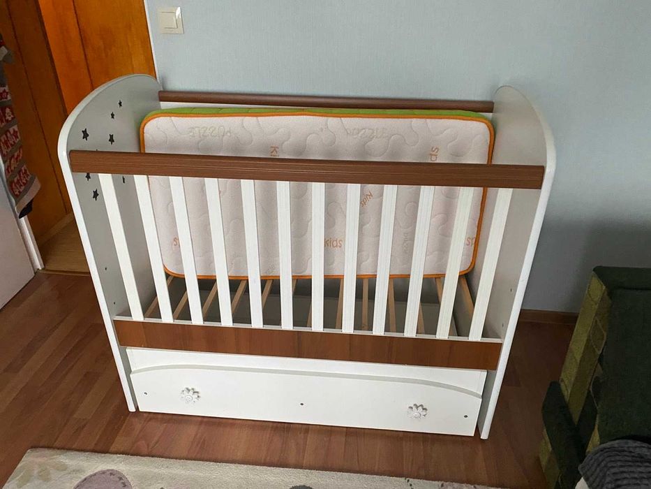 Детско дървено легло + подарък Матрак