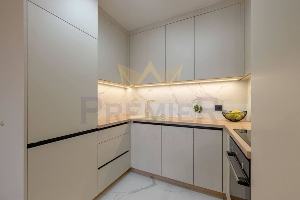 Дава се под наем Двустаен апартамент в Варна, Цветен квартал - 63 кв.м за 1000 € - Снимка #2