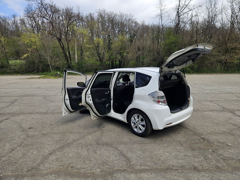 Honda Jazz 1.4 бензин хибрид