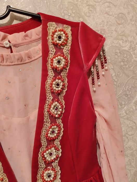 Казакша койлек сатылады жилеткасыменен.