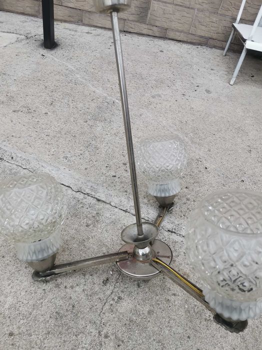 lustra veche cu 3 becuri