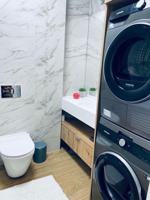 4 camere One timpuri noi