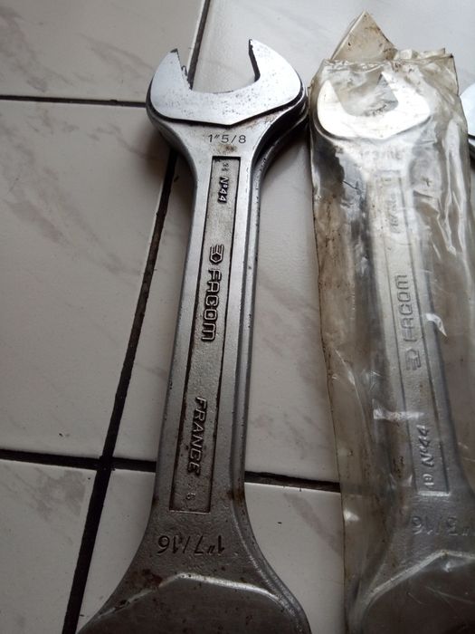 Инчови гаечни и лули FACOM