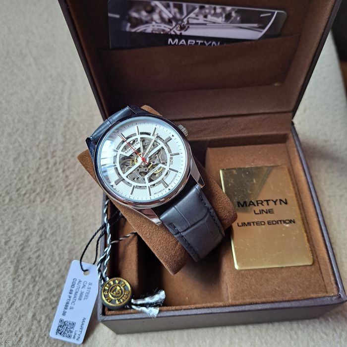 Продавам нов мъжки  ръчен часовник MARTIN LINE .Самонавиващ..