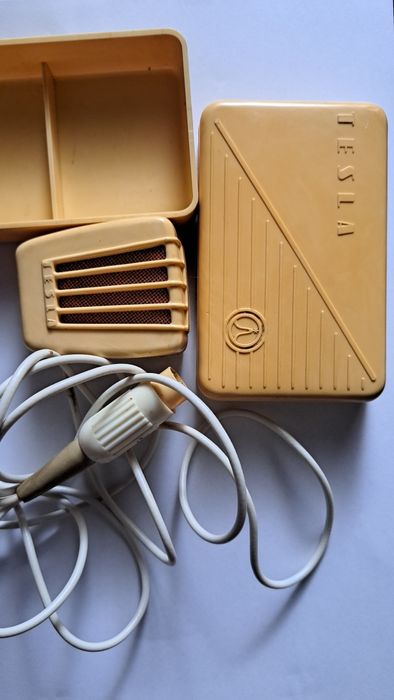 Vintage Tesla: Microfon dinamic AMD 210 funcțional + Cutie colecțiee
