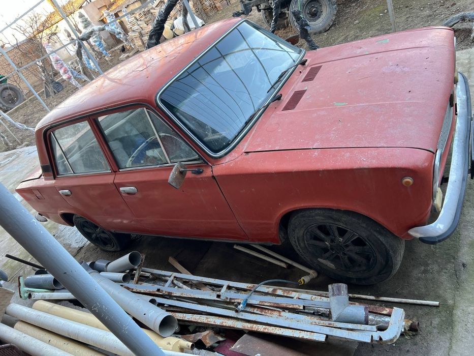 Жигули 21011 сотилади холати урта