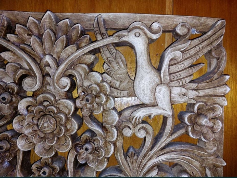 Декорация от гипс от 1984 г имитира дърворезба
