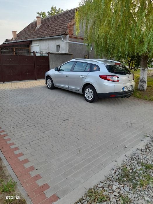 Casă cu 4 camere și curte spațioasă