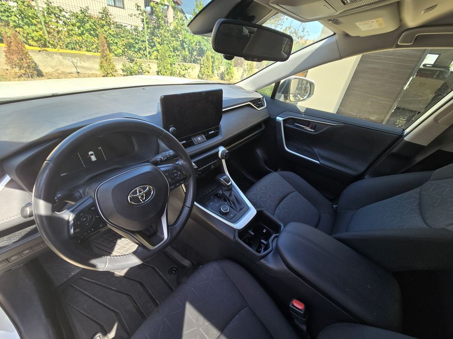 RAV4 full hybrid 2024 (nu e plugin), 4X4, garantie 8 ani