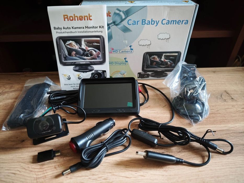 Бебешка камера за кола Rohent с дисплей (HD 1080P)

Чисто нов комплект