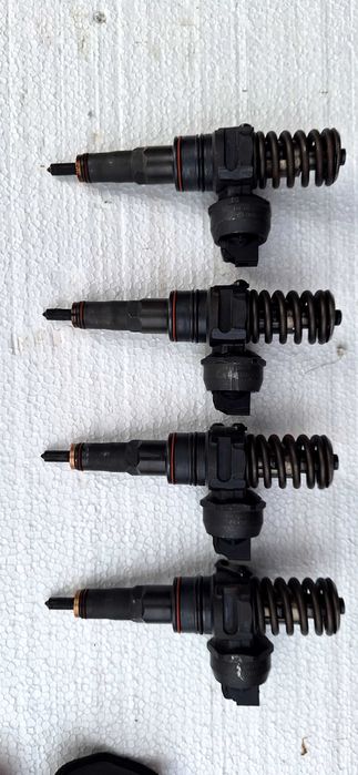Injectoare motor audi 1,9 bxe