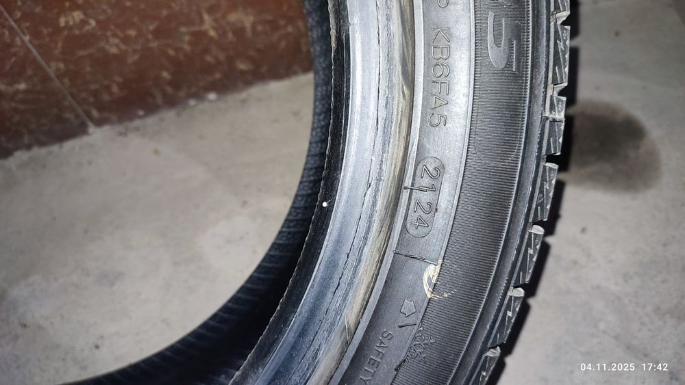 Продам зимние шины 225/45 R17