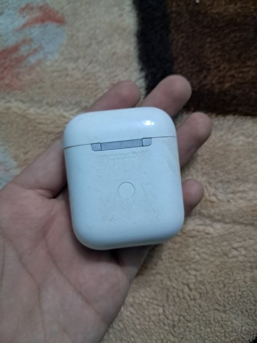 Эир подс .не знаю какой