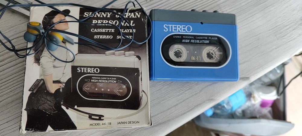 Кассетный плейер из 90-х