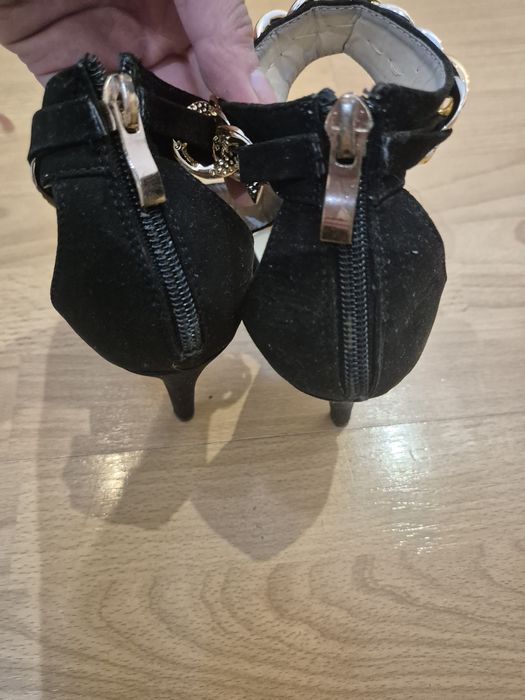 Дамски обувки на ток 37 номер.ново