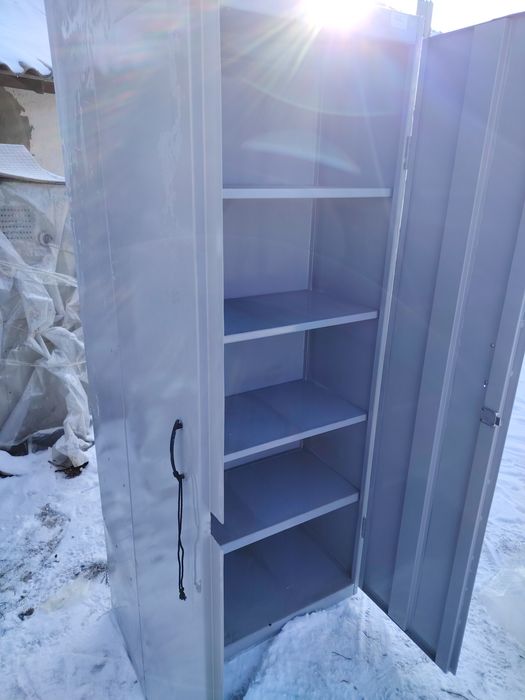 Dulap metalic -fiset