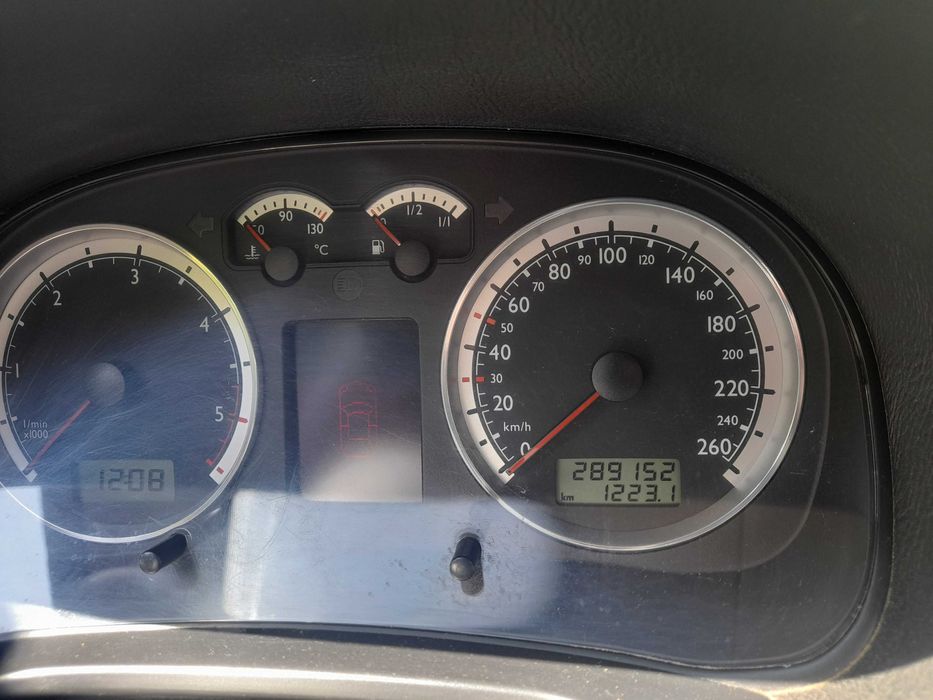 Vând Volkswagen Golf Variant 1.9 Tdi