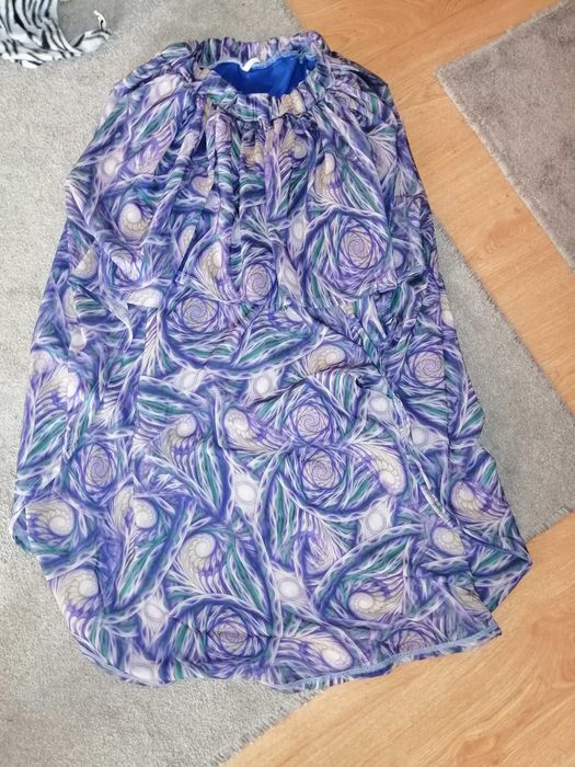 Пола с много ефектна шарка