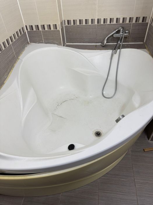 Отдам бесплатно ванну