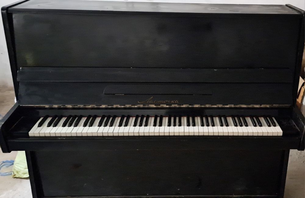 Фортепиано Ласточка