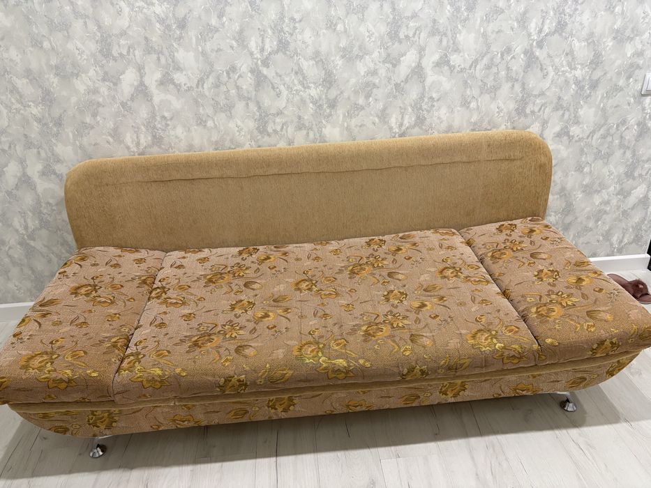 Отдам даром диван