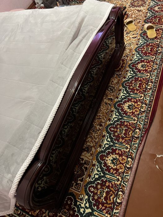 Продам двухспальную кровать