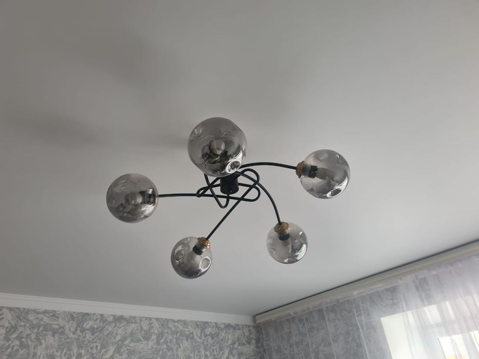 бес лампалы люстра