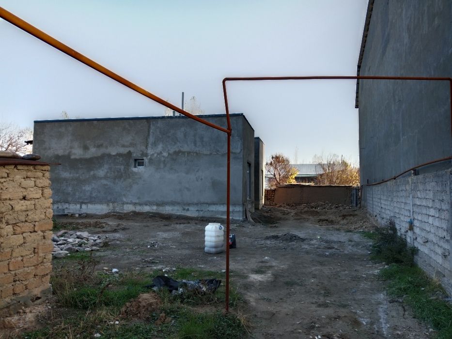 Qibrayda may maxallasida yer korobka uyi bn sotiladi